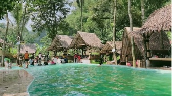 Wisata Air Telaga Ciburial Bogor, Berenang di Kolam Alami Bernuansa Syahdu