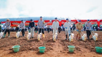 Mentan Bersama Kapolri dan Panglima TNI Launching Program Swasembada Pangan