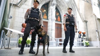 Sterilisasi Gereja Katedral Jakarta untuk Natal 2024