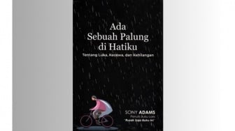 Luka, Cinta, dan Harapan dalam Buku Ada Sebuah Palung di Hatiku: Tentang