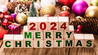 35 Gambar Kartu Ucapan Selamat Natal 2024, Desain Keren dan Bisa Diedit!