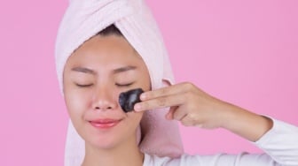 3 Masker Wajah dengan Clay dan Charcoal, Ampuh Atasi Kulit Beruntusan