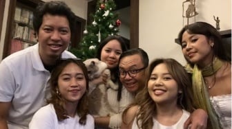 Ari Lasso Jadi Duda di Natal Tahun Ini, Mantan Istri Dicari-cari karena Absen Foto Keluarga