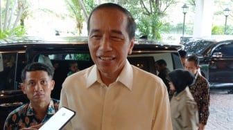 Jokowi Tak Hadir di Reuni Alumni UGM dan Gubernur Jakarta, Warganet: Nggak Kuat Mental?