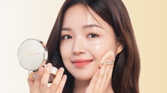 6 Tips Makeup Habis Mandi alias Wet Look, Bakal Jadi Tren Riasan Hari Lebaran