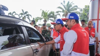 Jelang Libur Natal, Wamen BUMN dan Direksi Pertamina Tinjau Layanan SPBU dan Serambi MyPertamina