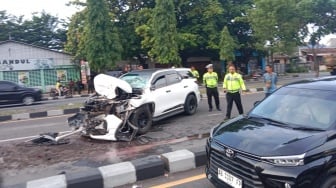 Fortuner Ringsek Tabrak Truk di Monjali Sleman, 1 Penumpang Luka