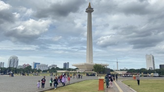 Keseruan Libur Tahun Baru di Monas, Ikon Jakarta yang Tak Pernah Sepi!