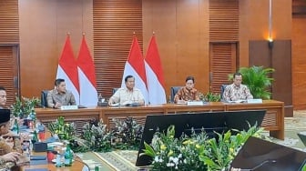 Tiba-tiba Temui Sri Mulyani, Prabowo Tegaskan Kenaikan PPN 12 Persen Tetap Berlaku