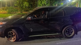 Pulang Dugem, Pajero Hitam Tabrak Emak-emak Pengendara Motor dan Mobil di Jalan Darmo Surabaya