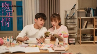 Review Film Fall in Love at First Kiss: Kisah Romansa di Masa Sekolah