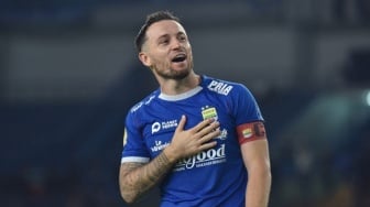 Marc Klok Ajak Persib Bandung 'Membumi' Meski Puncaki Klasemen Sementara