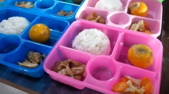 4 Video Kocak Bocah SD Santap Makan Bergizi Gratis, Netizen Ikut Geli