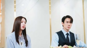 Ulasan Drama When The Phone Rings: Kisah Menarik Pernikahan Jubir Presiden