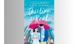 Novel This Time It's Real: Saat Seorang Gadis Biasa Menjadi Pusat Perhatian