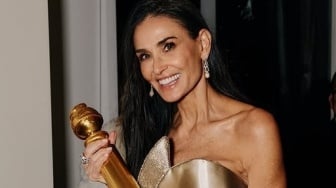 Perjalanan Karier Demi Moore, Pertama Kali Sabet Piala Golden Globes di Usia 62 Tahun