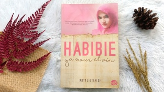 Kisah Cinta Dua Insan yang Tak Terungkap dalam Novel Habibie Ya Nour El Ain