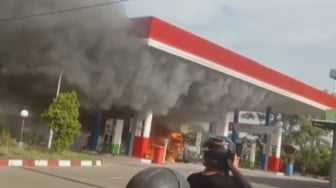 Bikin Panik! Ini Detik-detik SPBU Cuplik Sukoharjo Terbakar