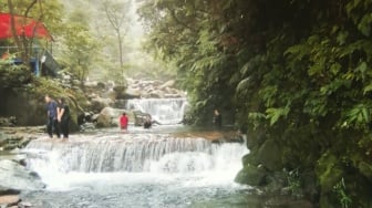 Menikmati Akhir Pekan di Lembah Tepus Bogor: Surganya Air Terjun Berundak