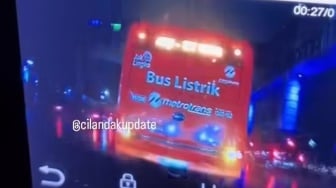 Viral Insiden Tabrak Lari Bus di Tanjung Barat, Begini Respons Transjakarta