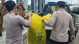 Limbah Medis Kotori Sungai Citarum, DLH Karawang Ambil Langkah Tegas