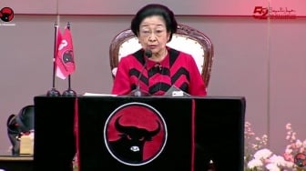 Kritik Keras Megawati di HUT PDIP: MK Melehek, KPK Kurang Kerjaan!