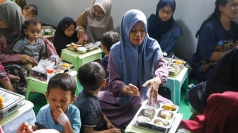 Makan Bergizi Gratis untuk Balita dan Ibu Hamil Mulai Digelar