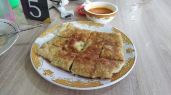 Sensasi Sarapan Martabak Kari di Kopi Tiam Angkasa Kota Jambi