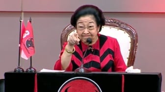 Sehari Jelang Sidang Perdana Hasto, Megawati Kumpulkan Para Anggota DPR Fraksi PDIP di Teuku Umar