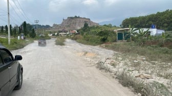 Belasan Tahun Rusak Parah, Jalan di Kemiling Bandar Lampung Terabaikan