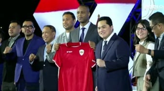 Patrick Kluivert: Ini Sepak Bola, Saya Suka Tekanan!