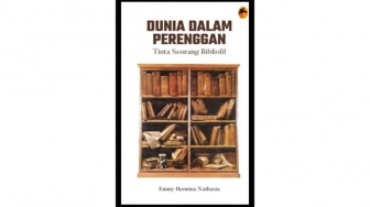 Buku Dunia Dalam Perenggan, Refleksi Seorang Bibliofil dalam Dunia Literasi