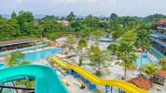 Menikmati Keseruan Berenang Bersama Keluarga di Gumati Waterpark Bogor