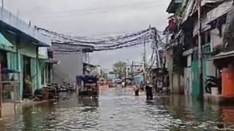 BPBD DKI: Ketinggian Banjir Rob Rendam Pemukiman hingga 60 cm