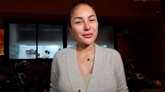 Nikita Mirzani Bantah Lolly Sekamar dengan Pelaku Open BO dan Penderita HIV: Dia Sendirian