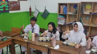 Jebakan Makan Gratis? Sosiolog Ungkap Bahaya Program Prabowo Jelang Pemilu 2029