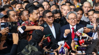 Sidang Praperadilan Hasto Berlangsung di Ruang Sidang Utama PN Jaksel, Kuasa Hukumnya Mulai Berdatangan