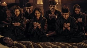 Misteri di Balik Selasa Kliwon di Film Horor 'Almarhum', Bisa Undang Kematian?