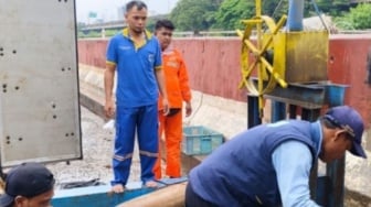 Pemkot Jakut Kerahkan Empat Pompa Atasi Banjir di Jalan RE Martadinata