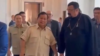 Viral Presiden Prabowo Ngobrol Asyik Bareng Steven Seagel, Ternyata....