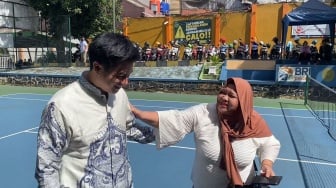 Baim Wong Tiba-Tiba Dihampiri Orang Tak Dikenal di Pengadilan, Diminta Sabar