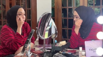 Mertua Raffi Ahmad Belajar Makeup Privat, Guru yang Diundang Bukan Kaleng-kaleng