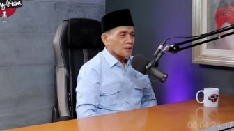 Beragama Islam, Mengapa Wamenag Syafii Dipanggil Romo?