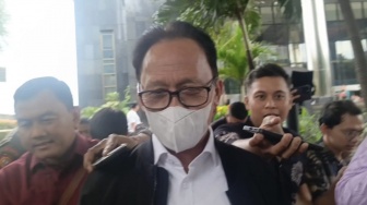 Hakim MK Ridwan Mansyur Mendadak Diperiksa KPK, Ada Apa?