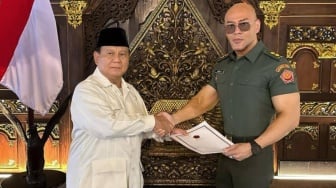 Apa Tugas Deddy Corbuzier Jadi Letkol Tituler? Disinggung Usai Semprot Siswa yang Protes MBG