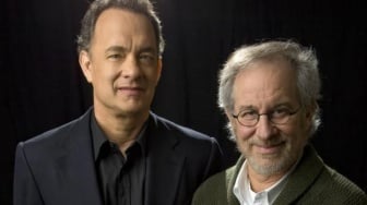 5 Rekomendasi Film Garapan Steven Spielberg yang Dibintangi Tom Hanks