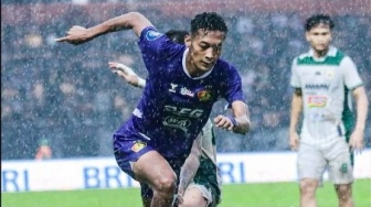 Persik Kediri Berbagi Poin dengan PSS Sleman, Hujan Deras Mengubah Skema Pertandingan