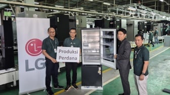 Perdana! LG Produksi Kulkas Premium Bottom Freezer InstaView Auto Ice Maker di Indonesia, Siap Ekspor