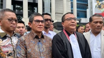 Andika-Hendi Cabut Gugatan di MK Bikin Kubu Luthfi-Yasin Lega, Mengapa?