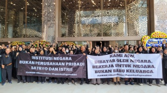 Potret ASN Kemendikti Saintek Demo Menteri Satryo Soemantri Brodjonegoro